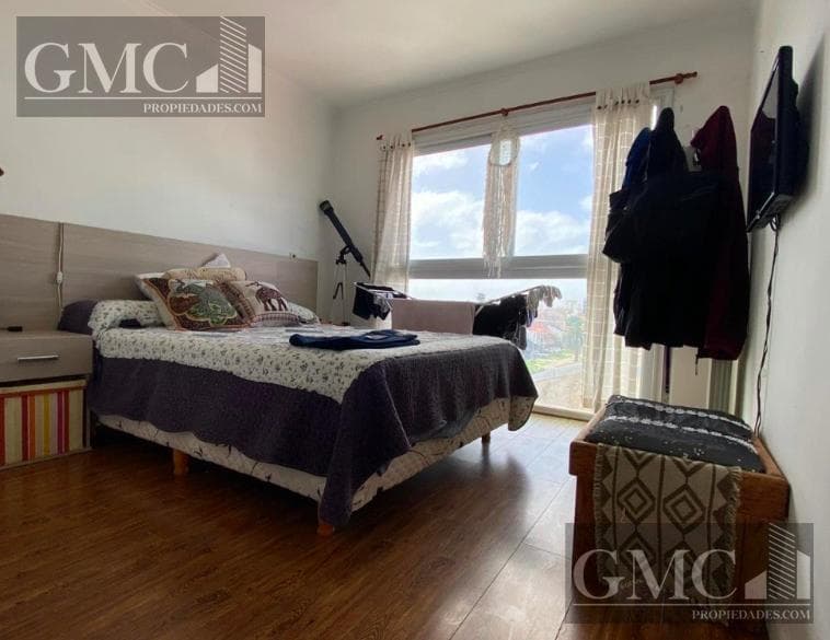 FOR SALE - APARTMENT IN THE CONSTITUCION NEIGHBORHOOD