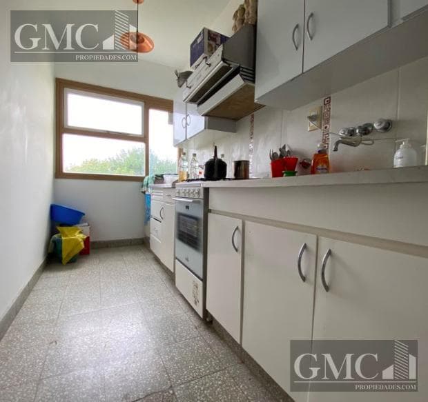 APARTMENT FOR SALE IN THE LÓPEZ DE GOMARA AREA