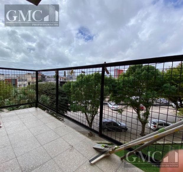 APARTMENT FOR SALE IN THE LÓPEZ DE GOMARA AREA