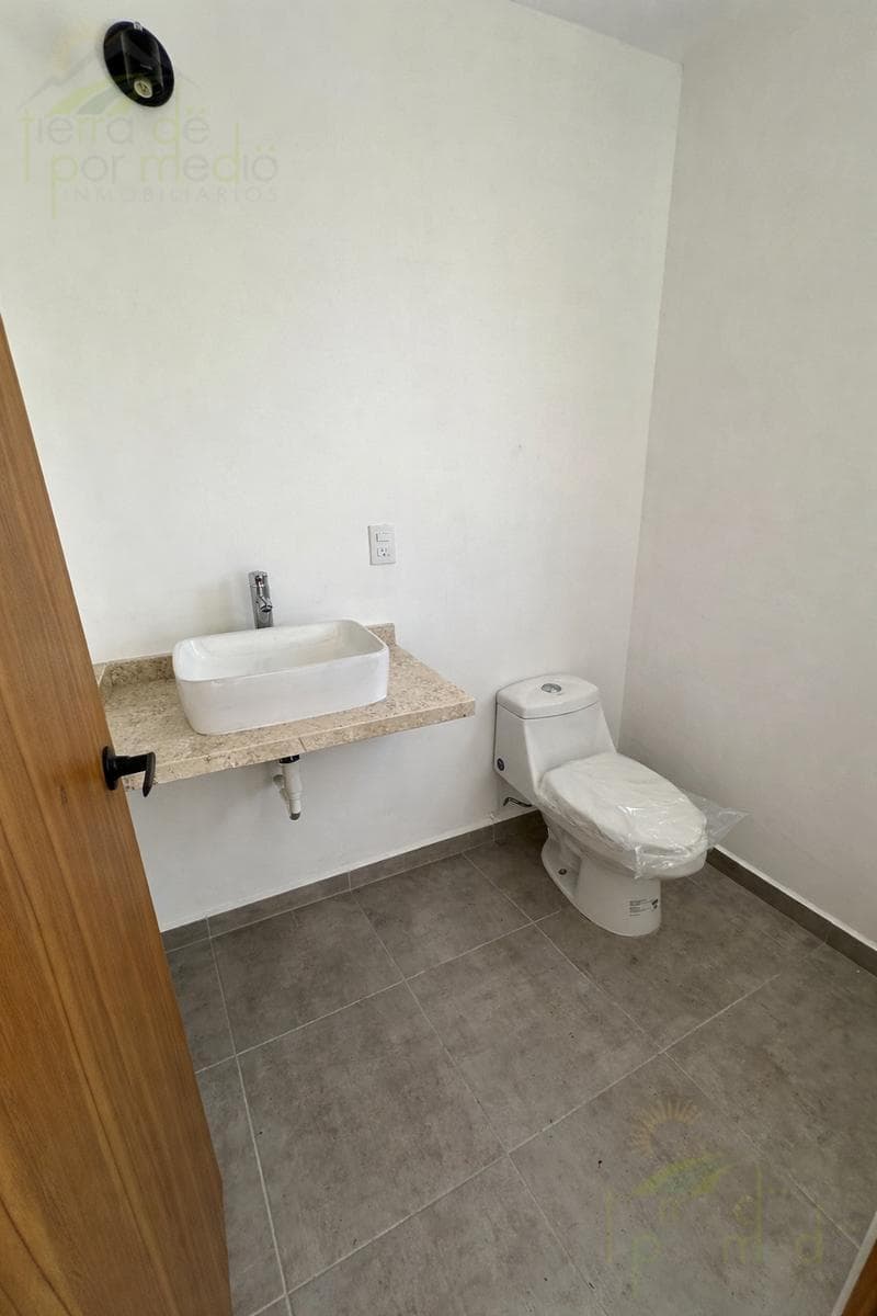 Beautiful House on a Private Street with Amenities, Meseta Residencial