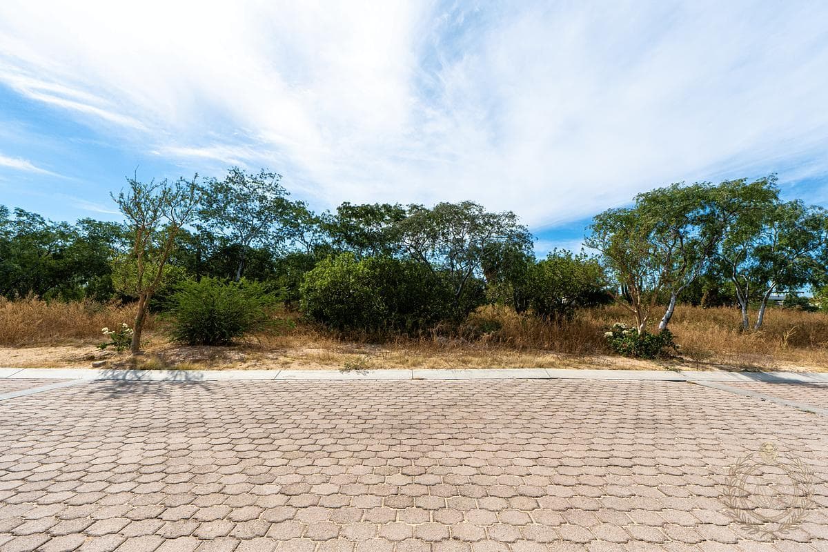603 m² Residential Lot in CSL Country Club | Gated Community