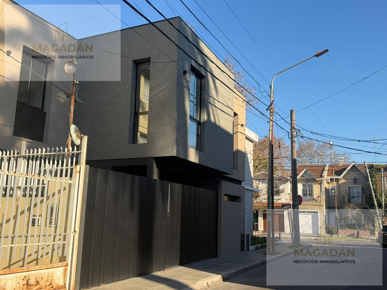 4-Room House for Sale in Villa Sarmiento - Financing Available
