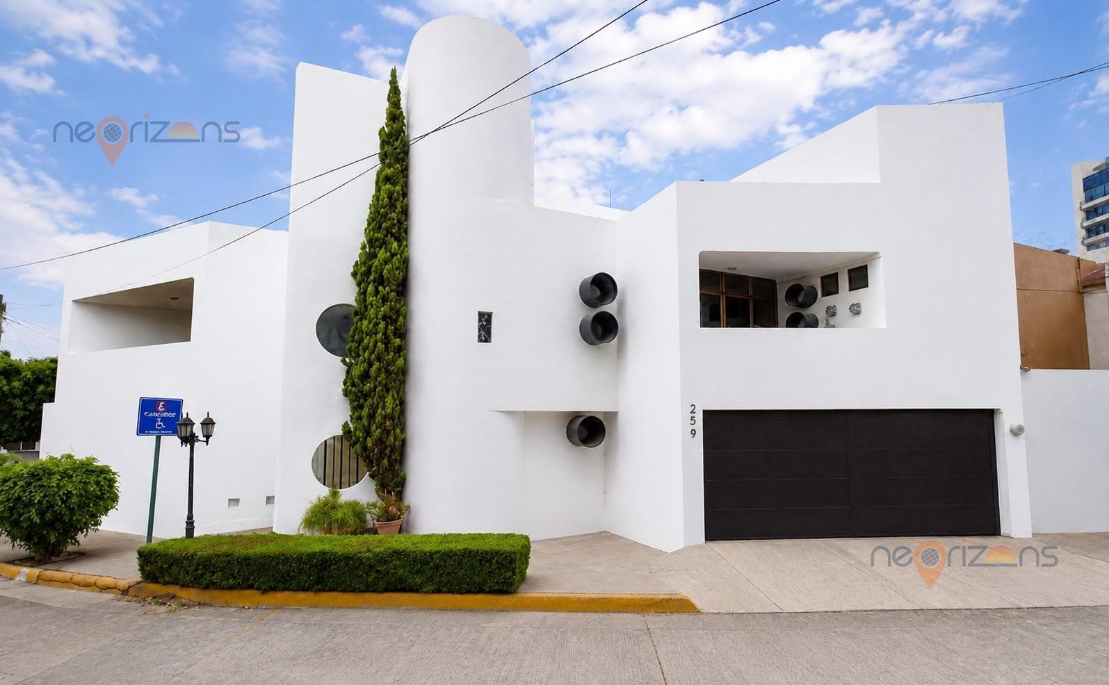 Spacious 4-Bedroom House Just Steps from Himalaya in Lomas 4th Section, SLP