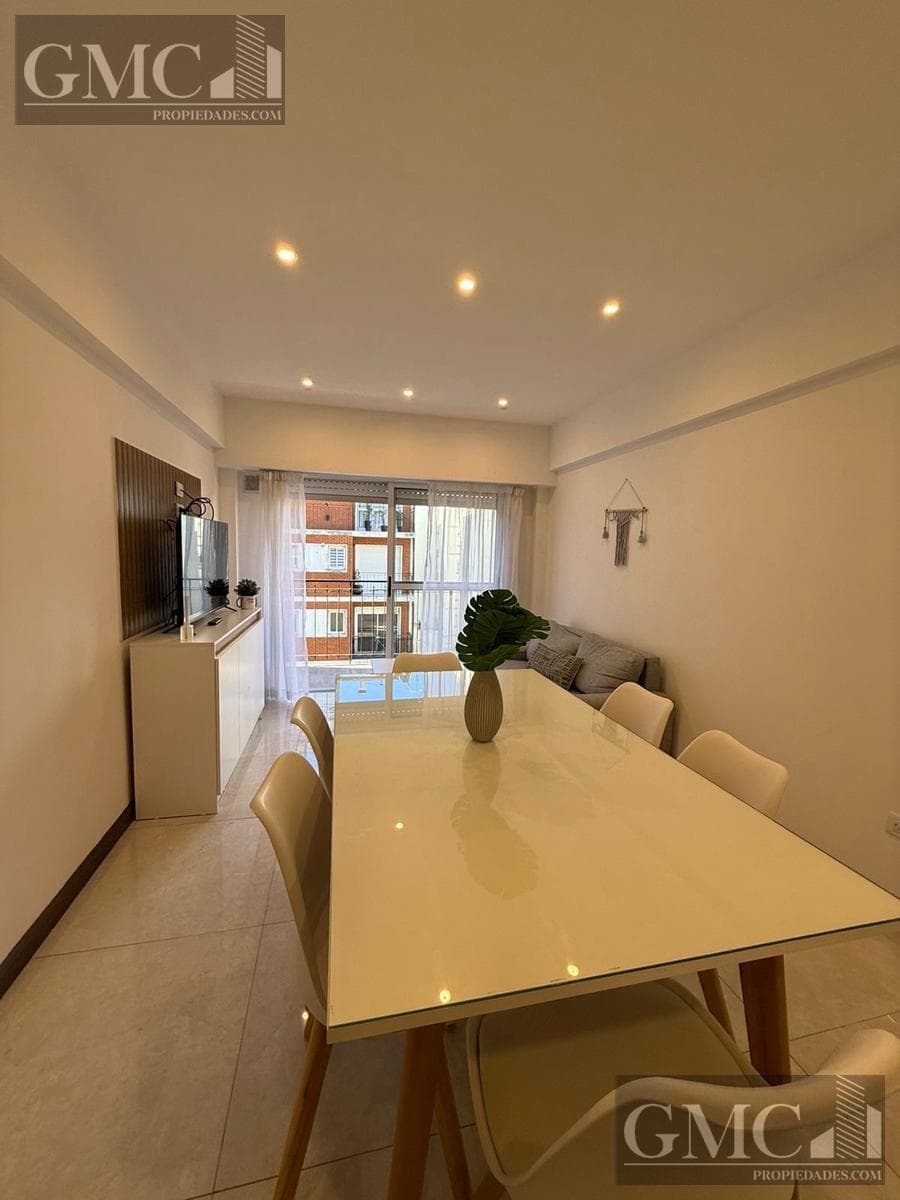 Renovated 3-room apartment in the city center