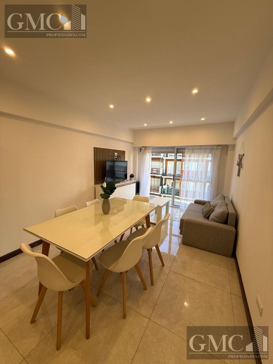 Renovated 3-room apartment in the city center