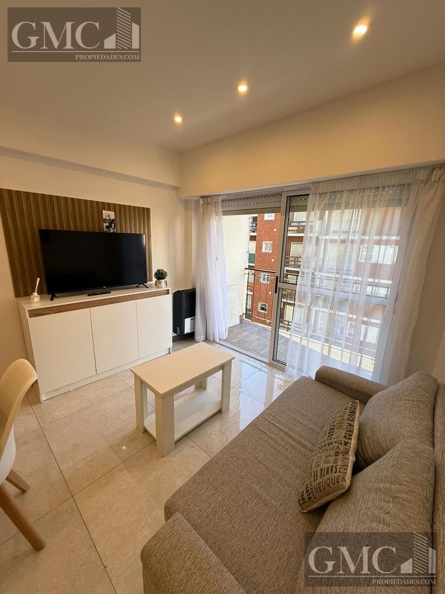 Renovated 3-room apartment in the city center