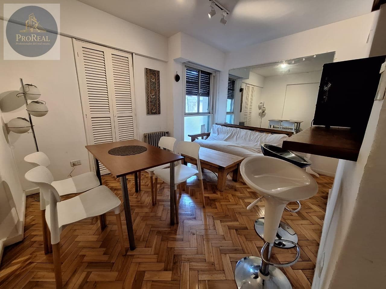 2-Bedroom Apartment for Rent | Recoleta