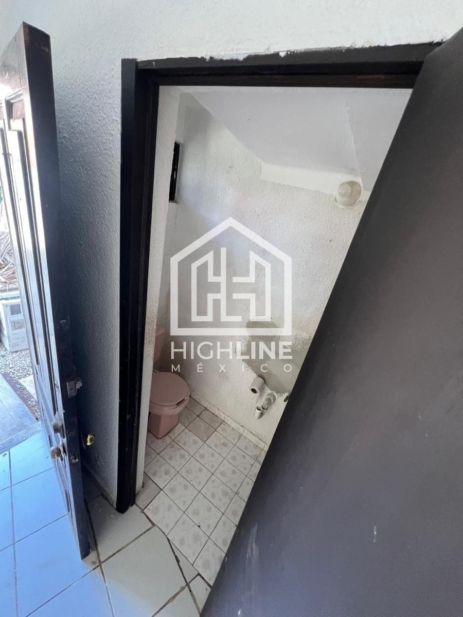 HOUSE FOR SALE, 3 BEDROOMS, AVENIDA DEL SOL, SHARED SWIMMING POOL AND BARBECUE AREA