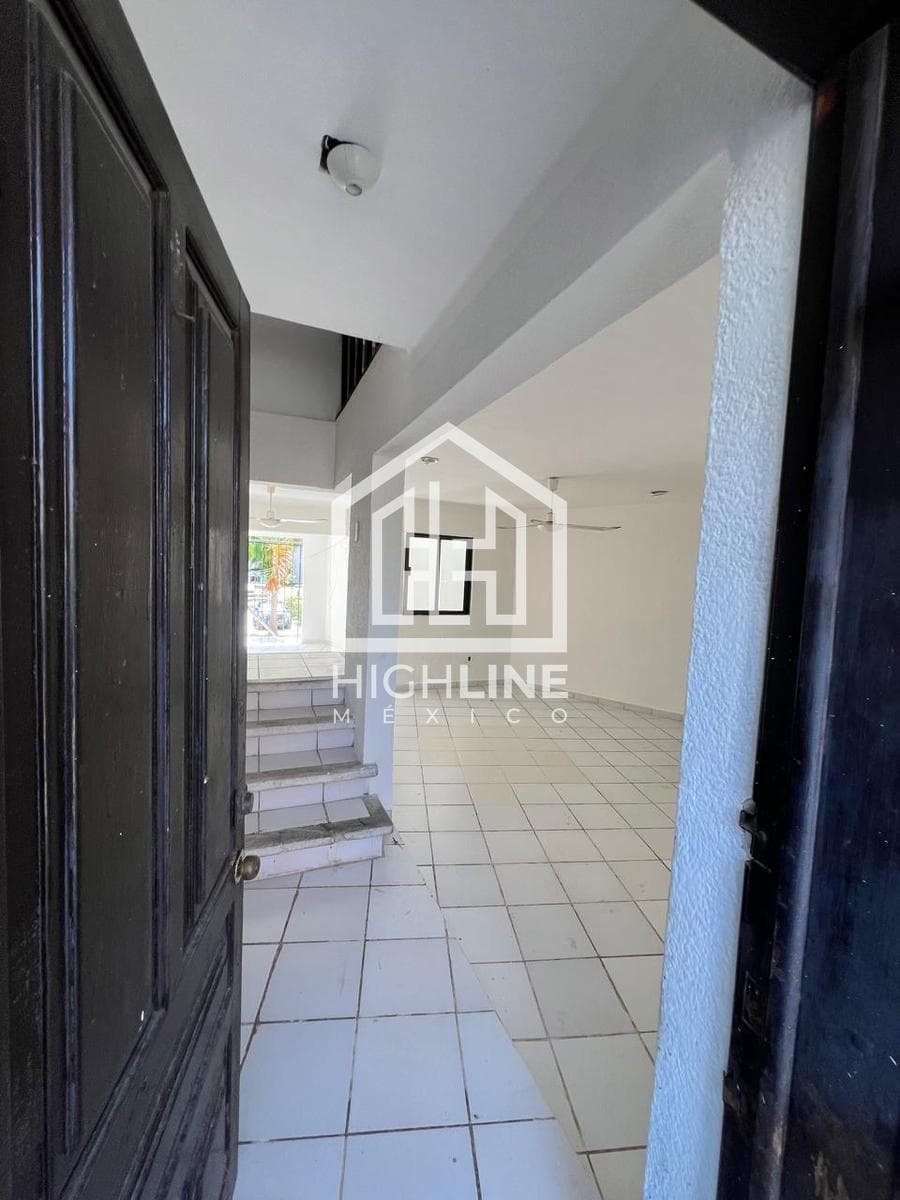 HOUSE FOR SALE, 3 BEDROOMS, AVENIDA DEL SOL, SHARED SWIMMING POOL AND BARBECUE AREA