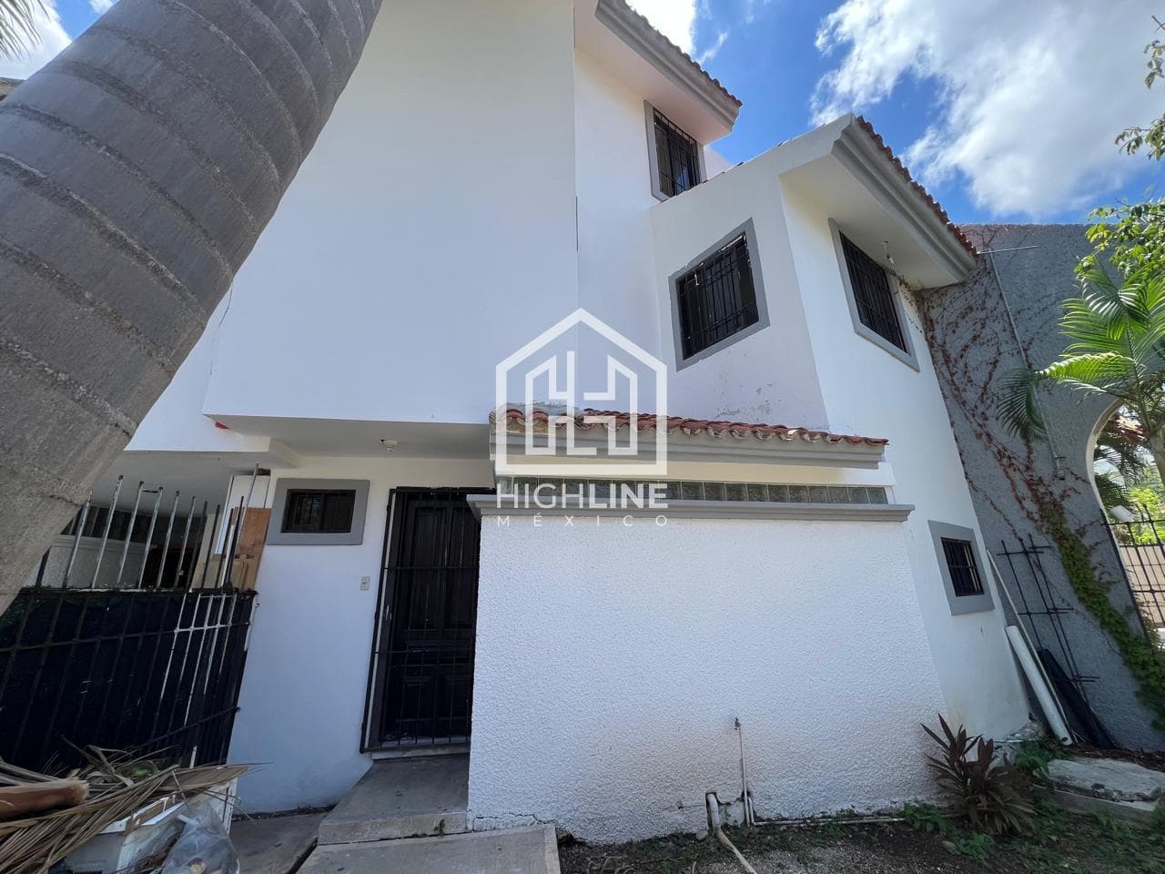 CASA EN VENTA, 3 HABITACIONES, AVENIDA DEL SOL, ALBERCA COMPARTIDA Y ASADORES