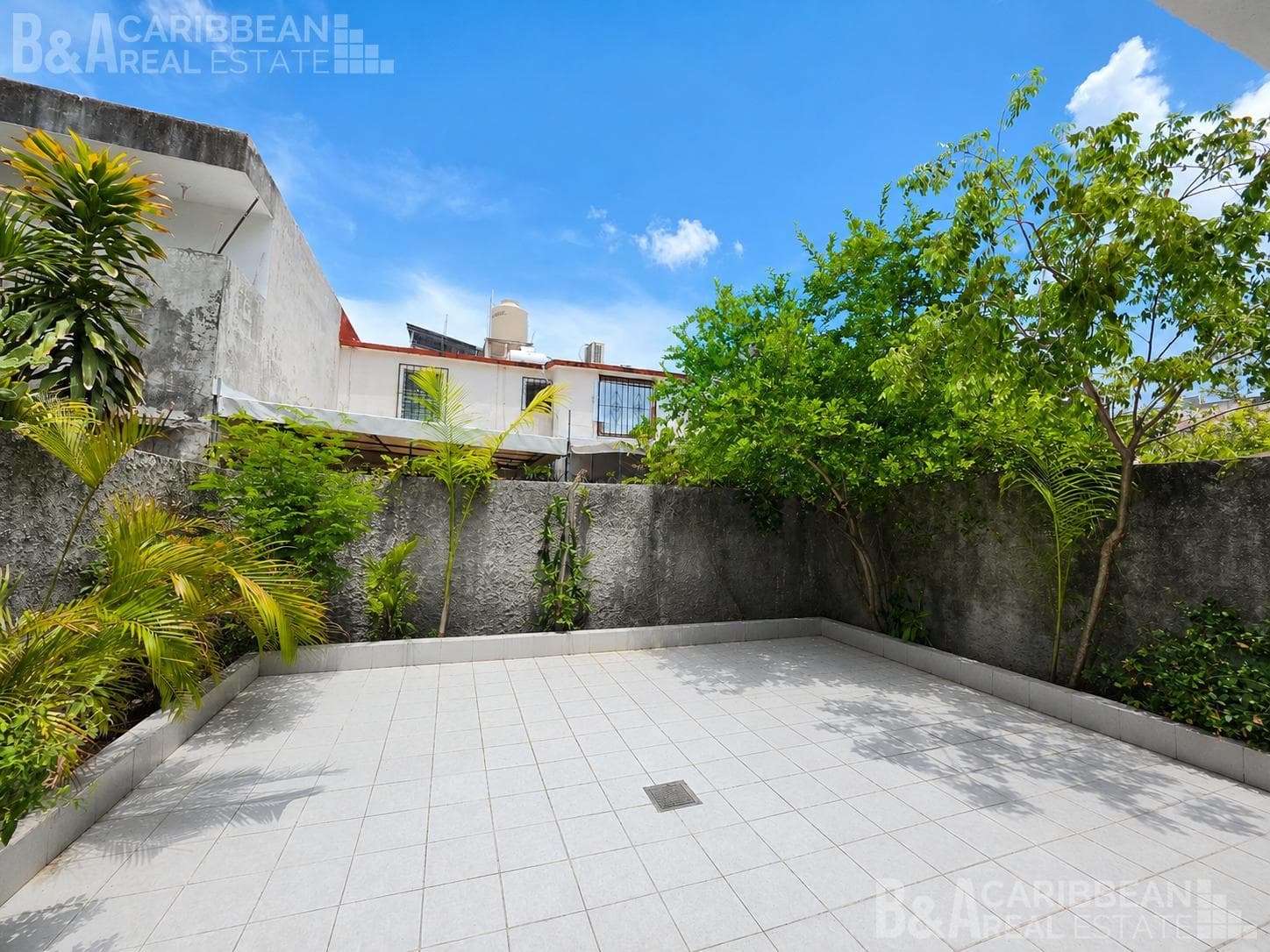 House for Sale in Supermanzana 50