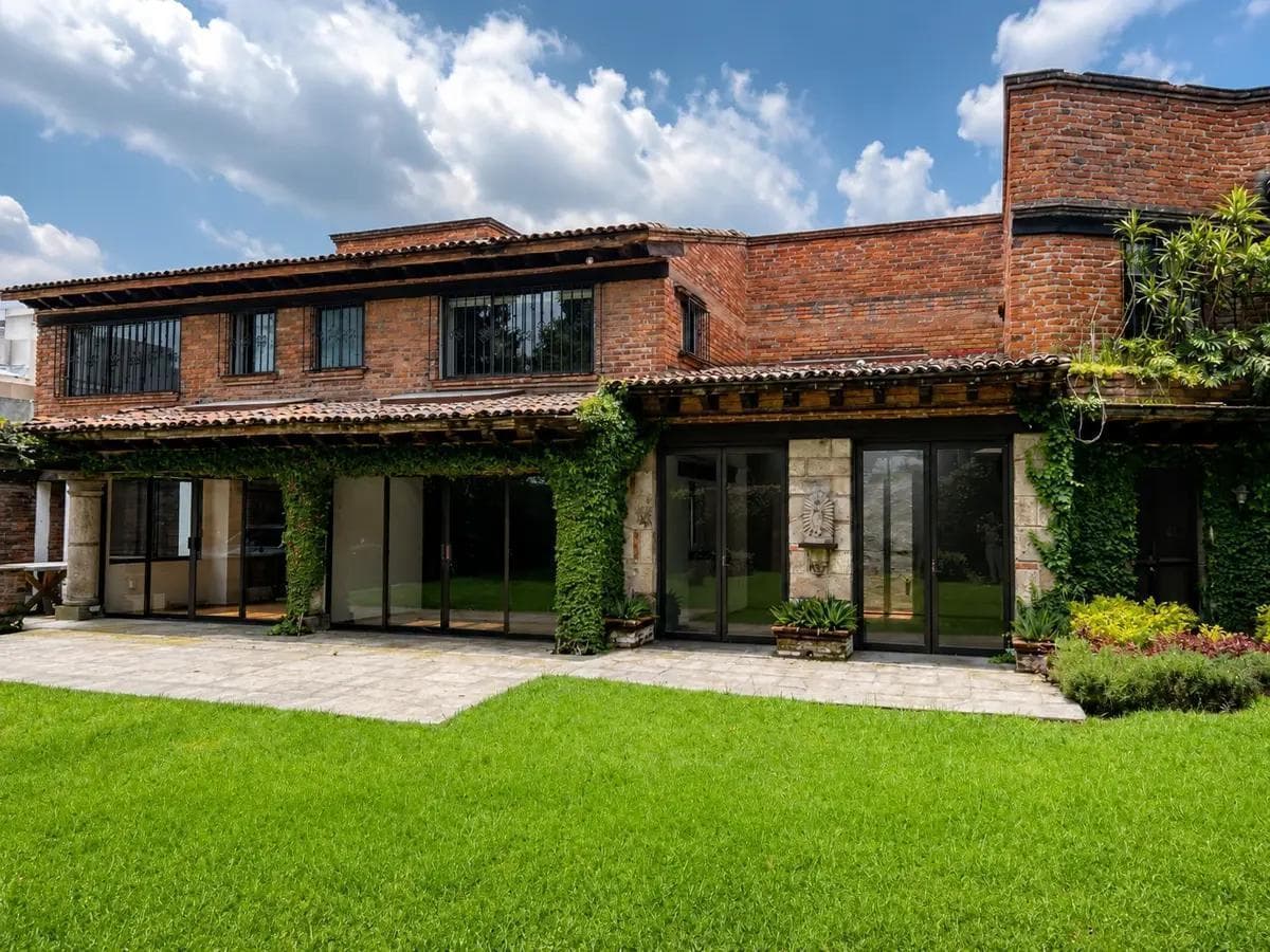 CASA EN VENTA EN BOSQUE DE LAS LOMAS