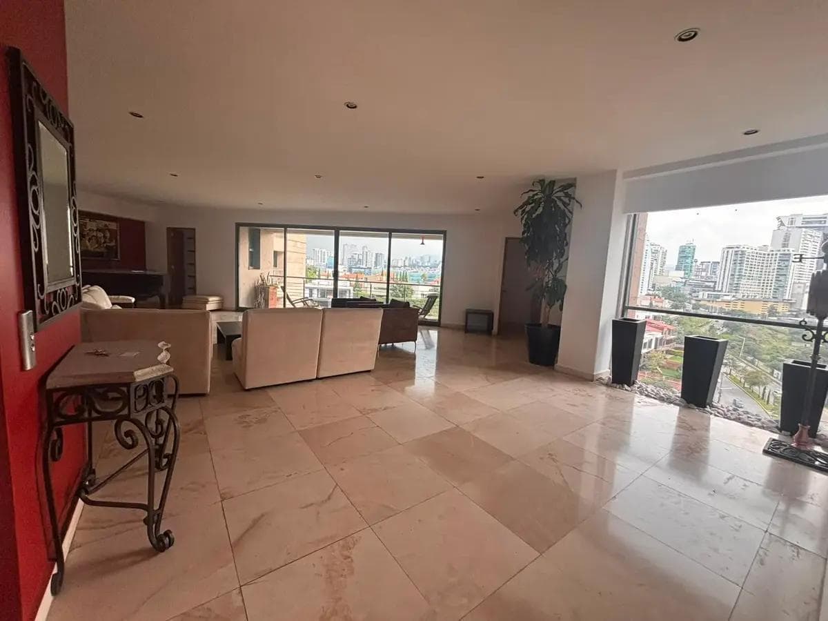 APARTMENT FOR RENT IN LOMAS COUNTRY