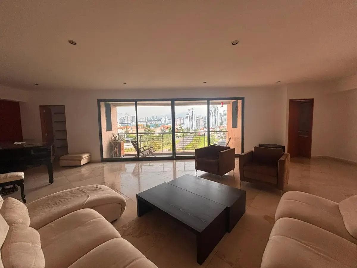 APARTMENT FOR RENT IN LOMAS COUNTRY