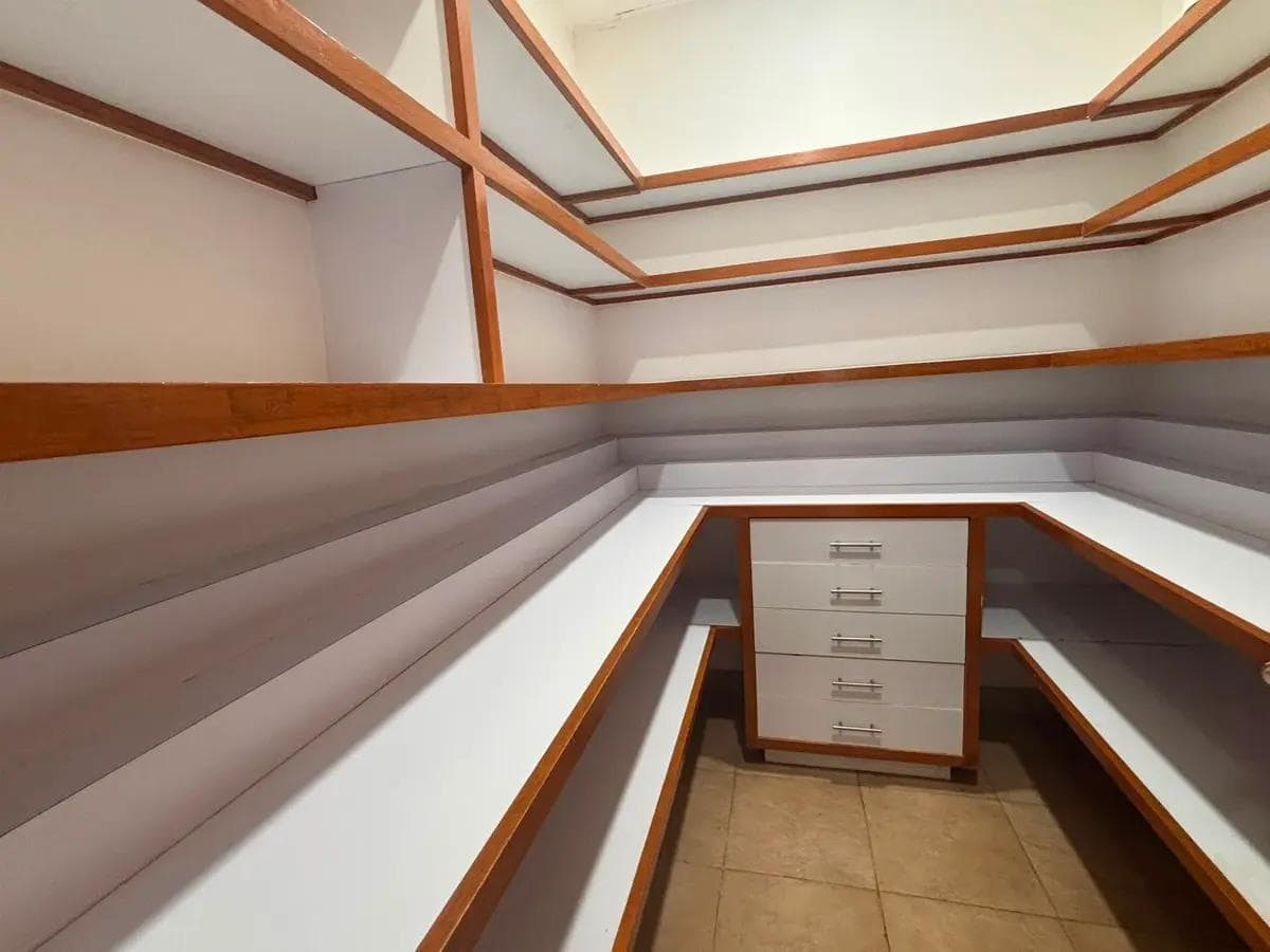 APARTMENT FOR RENT IN LOMAS COUNTRY