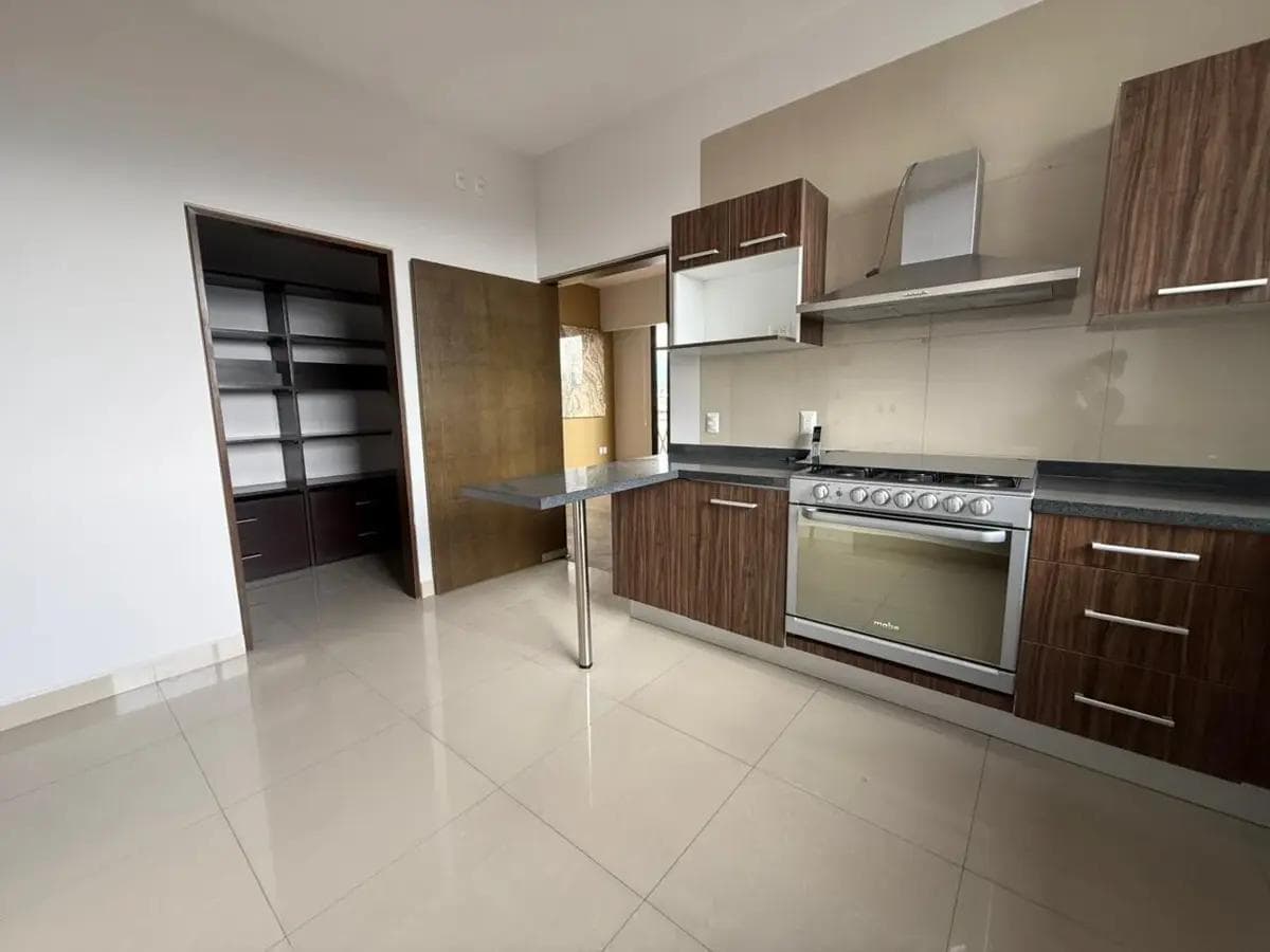 APARTMENT FOR SALE IN LOMAS DE VISTA HERMOSA
