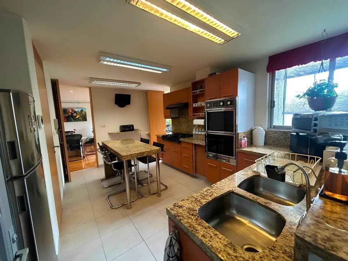 APARTMENT FOR SALE IN LOMAS ALTAS