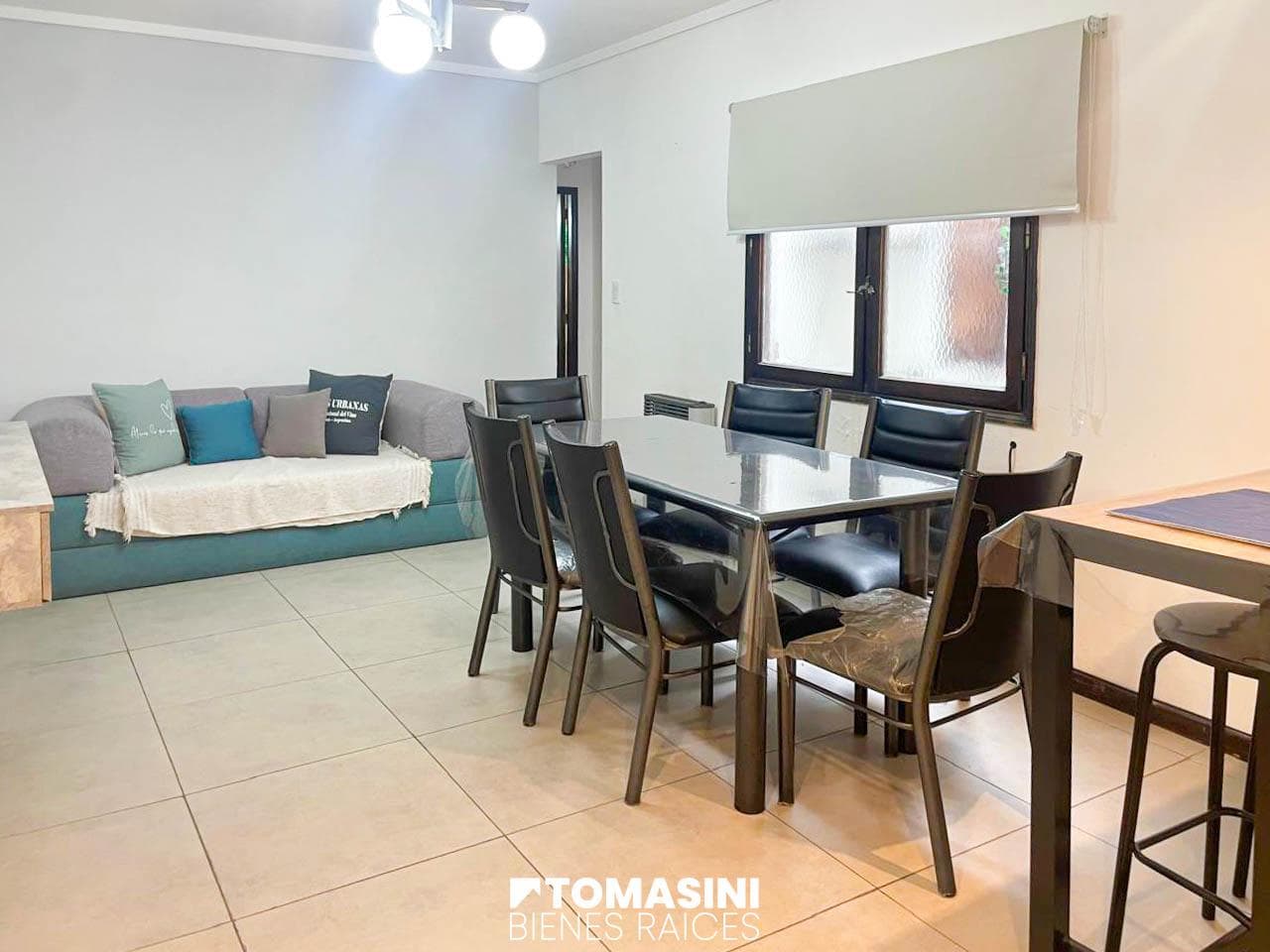 2-ROOM APARTMENT FACING THE STREET WITH A BALCONY