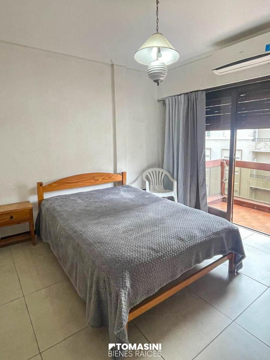 2-ROOM APARTMENT FACING THE STREET WITH A BALCONY