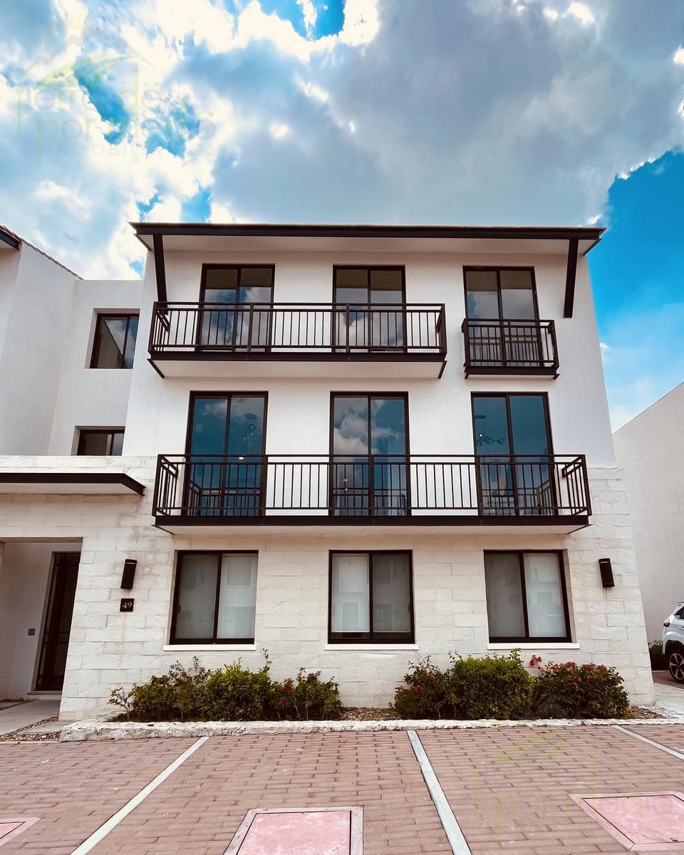 Pre-sale (Oct. 26) Luxury 1st-Floor Apartment in El Refugio, Querétaro