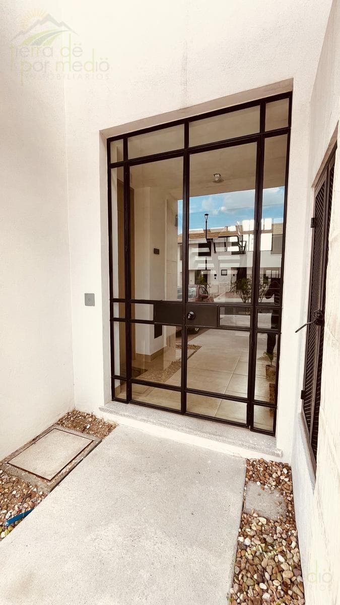 Pre-sale (Oct. 26) Luxury 1st-Floor Apartment in El Refugio, Querétaro