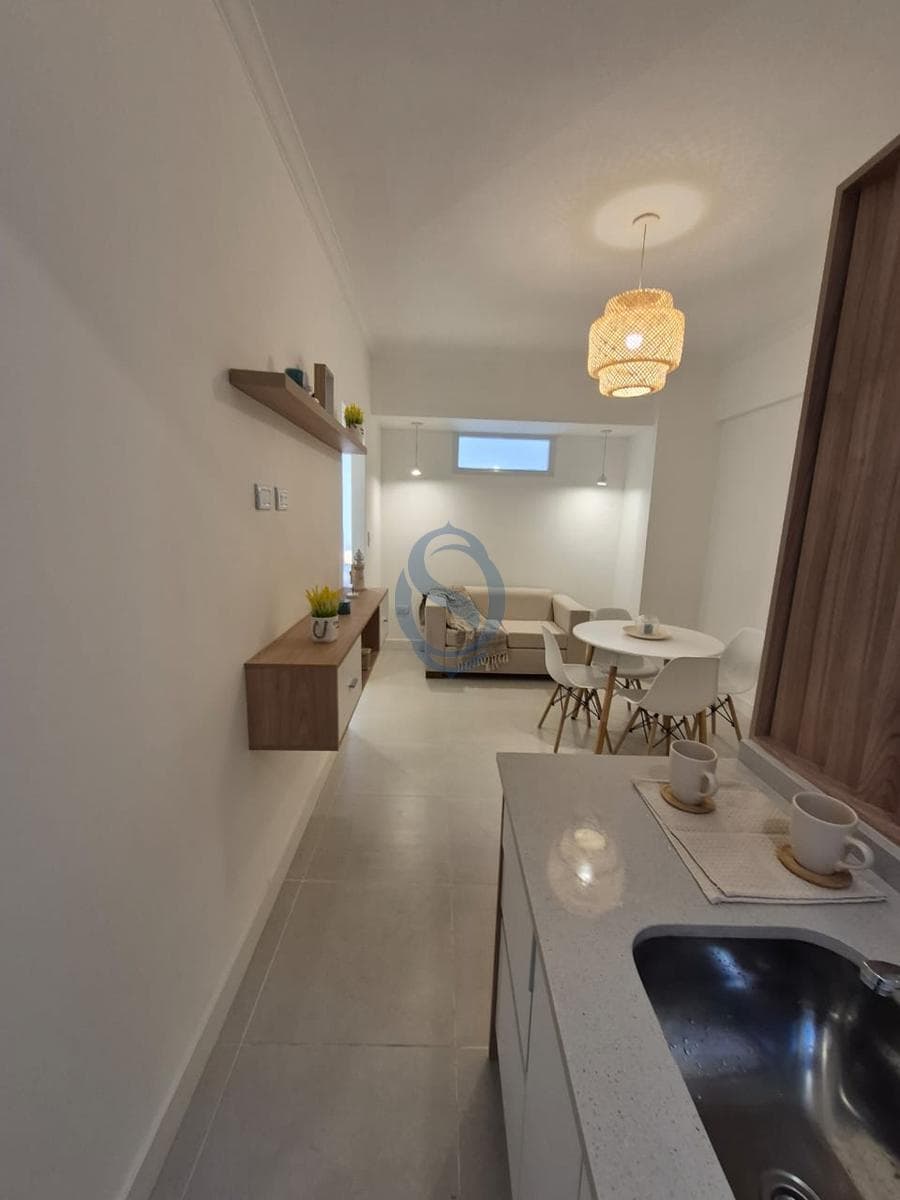 Two-room apartment for sale with a maid's quarters. Remodeled. Downtown area