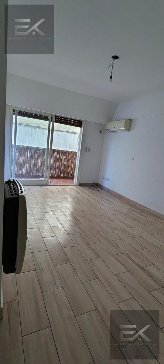 Apartment: 3-Room Apartment, Rojas 300, 1st Floor - Caballito