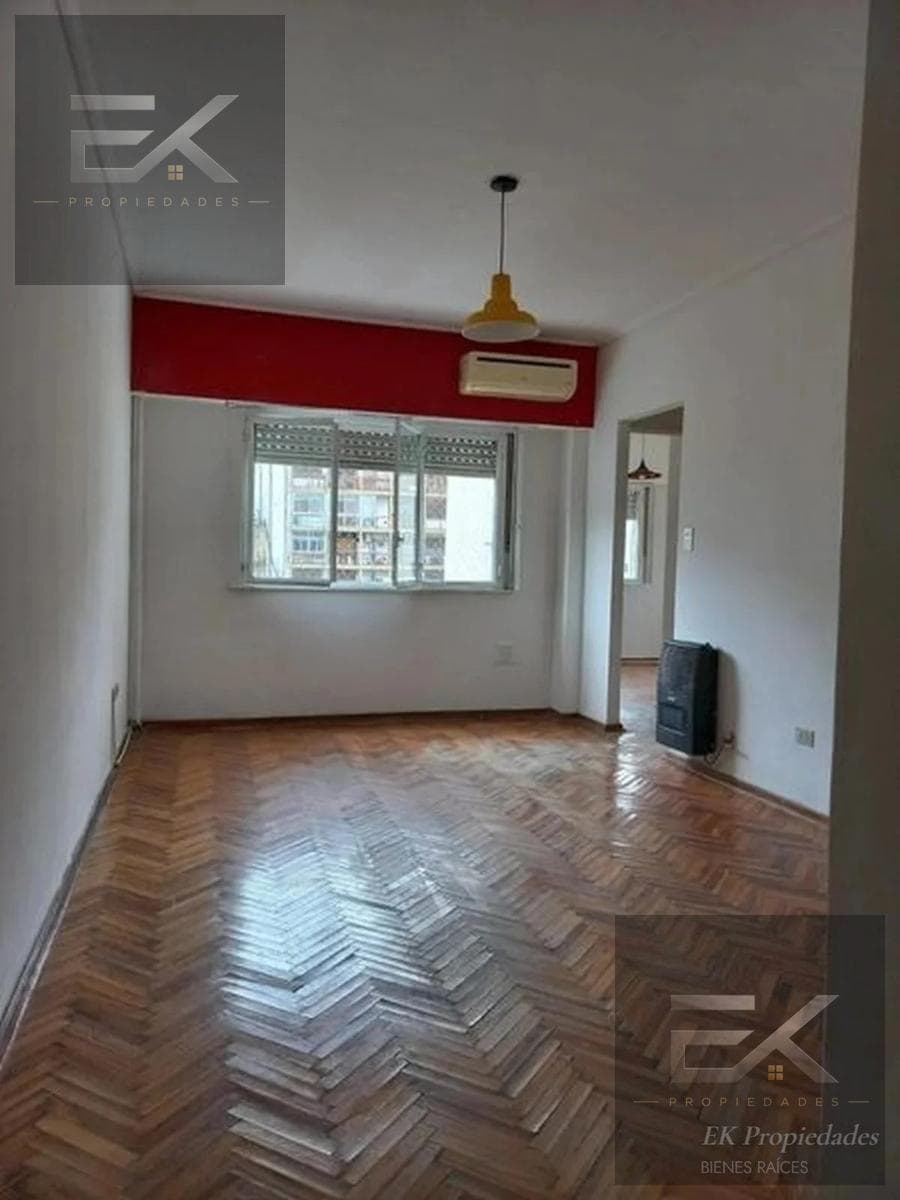 Apartment: 3-room apartment on Av. Corrientes in the 2200s, Once / Balvanera