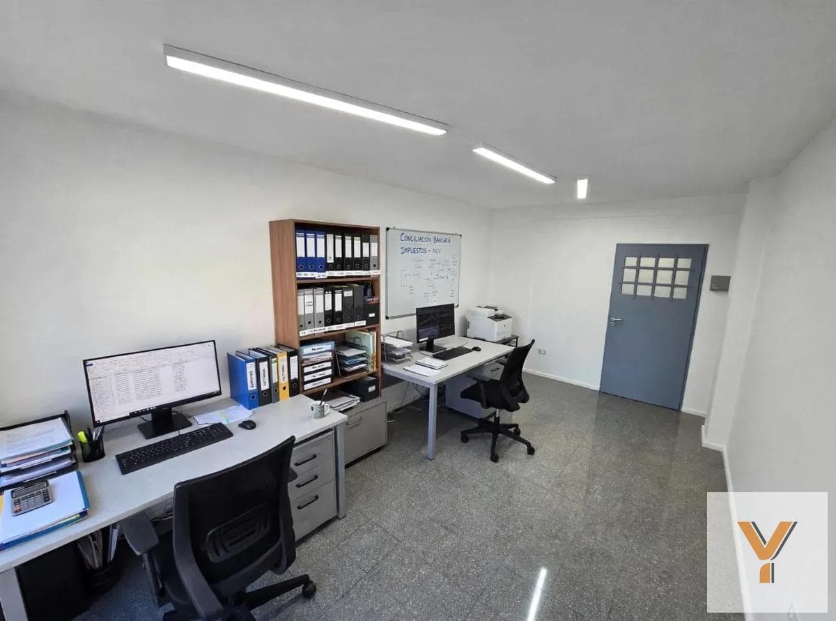 Office for Rent - Studio - 20 meters - Once