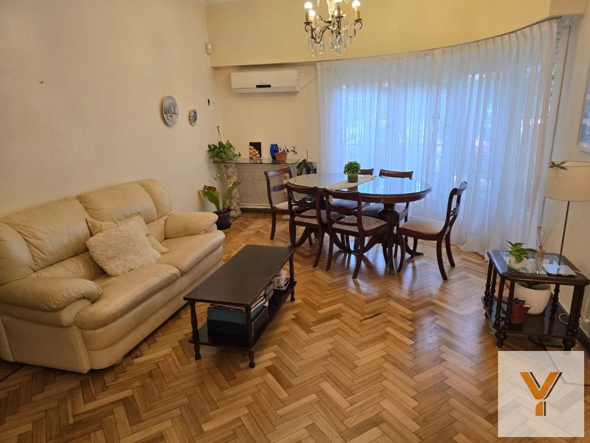 House for Sale - 3 Bedrooms, 2 Bathrooms - 314 m² - Vicente López