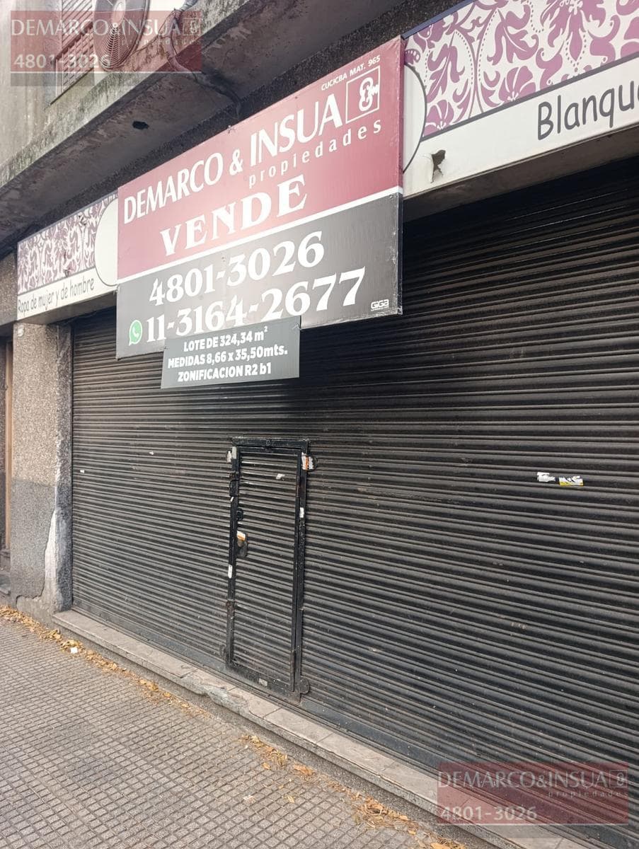 2-Bedroom Apartment and Commercial Space for Sale in a Building in Parque Patricios
