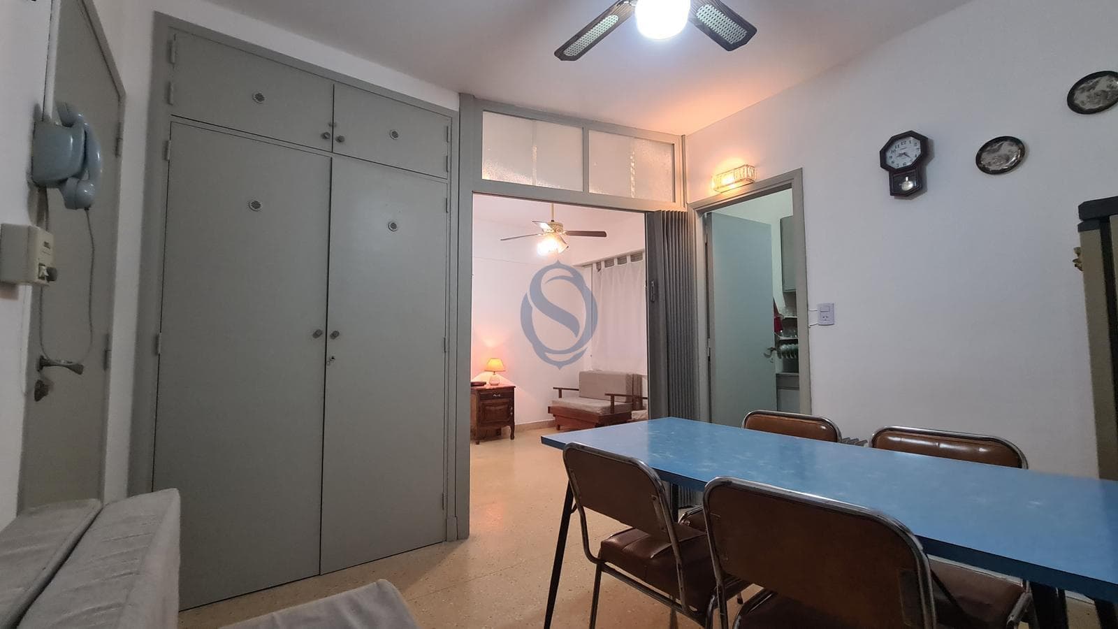 One-room apartment facing Plaza Colón