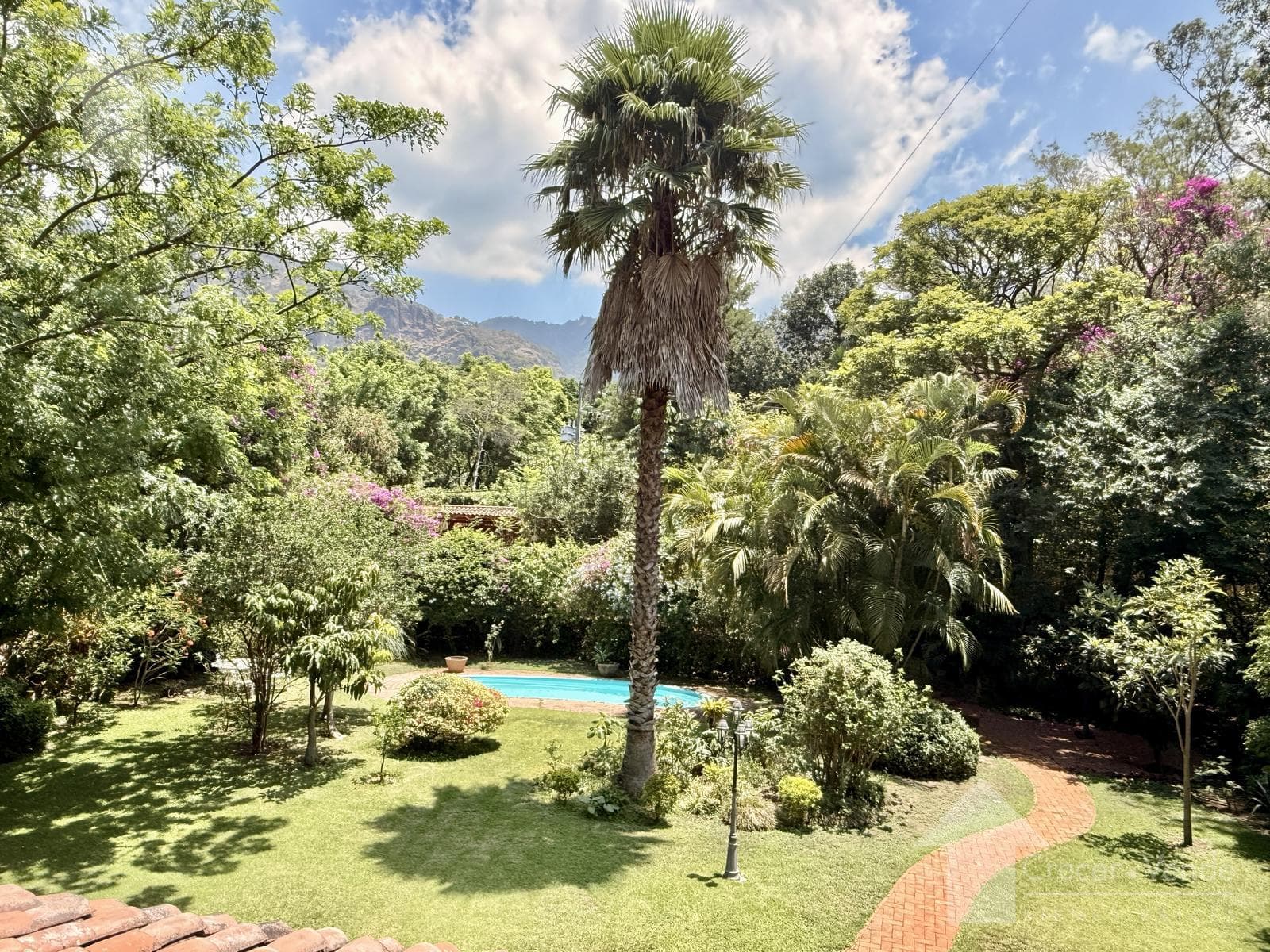 House for Rent with a Garden and Pool in Valle de Atongo, Tepoztlán