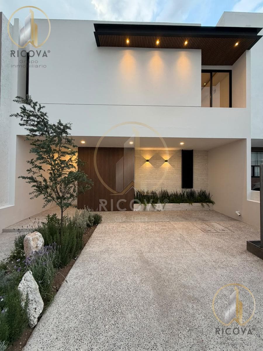 House for Sale in Cañadas del Arroyo, Corregidora