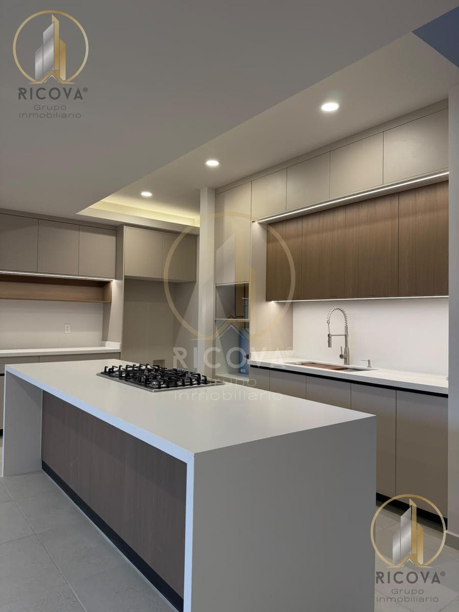 House for Sale in Cañadas del Arroyo, Corregidora