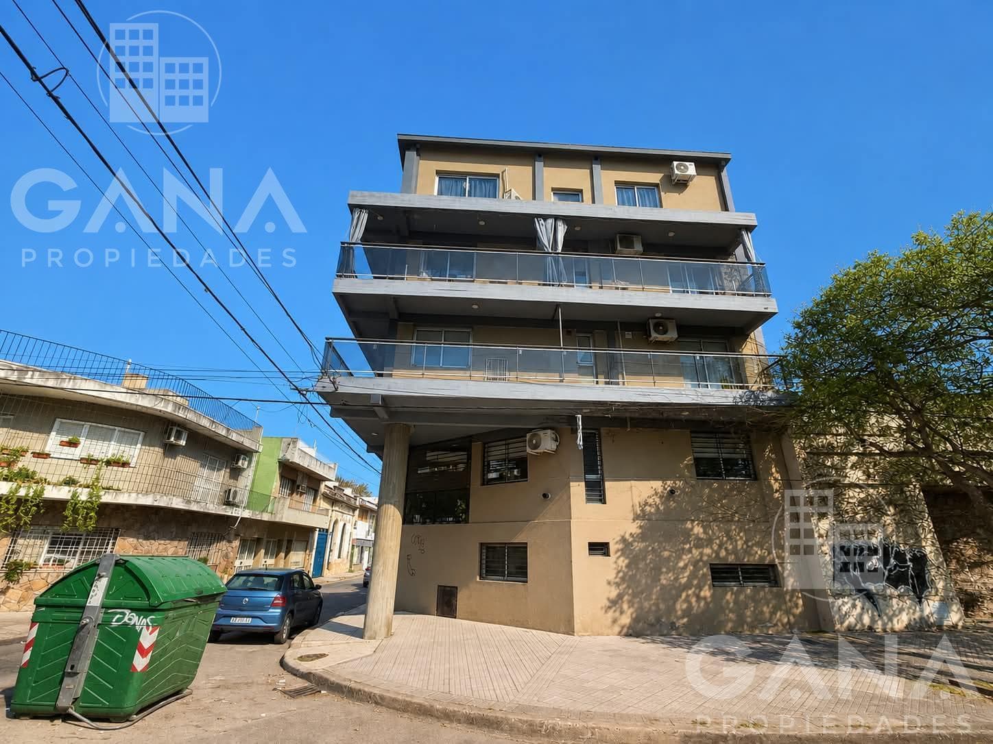 Apartment for sale in Echesortu: 2 bedrooms with a front balcony. Terrace with barbecue
