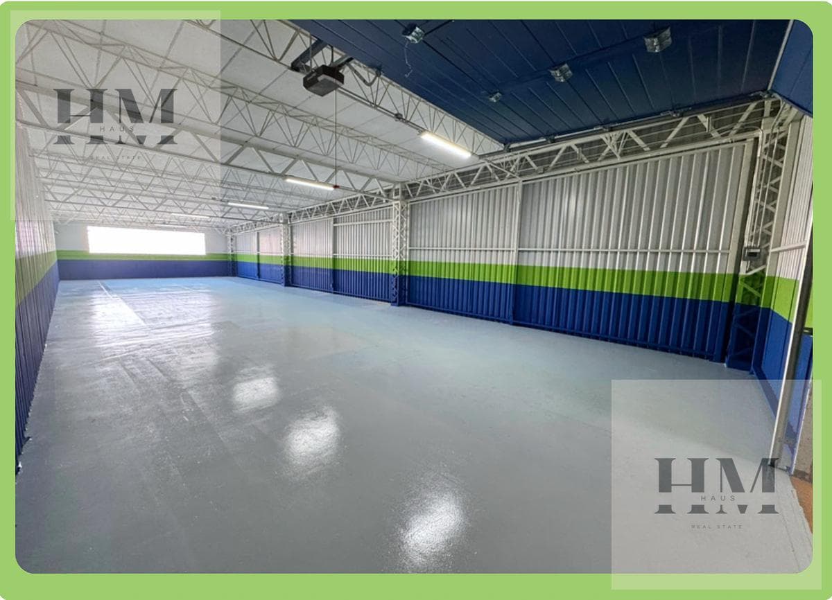 Bodega comercial en Santa Lucia