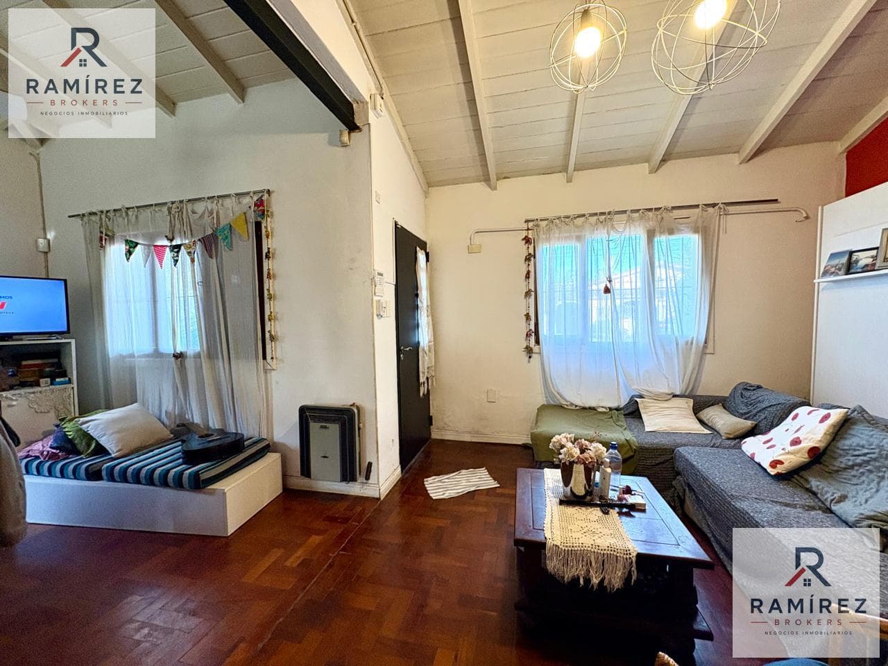 For Sale - House - Muñiz