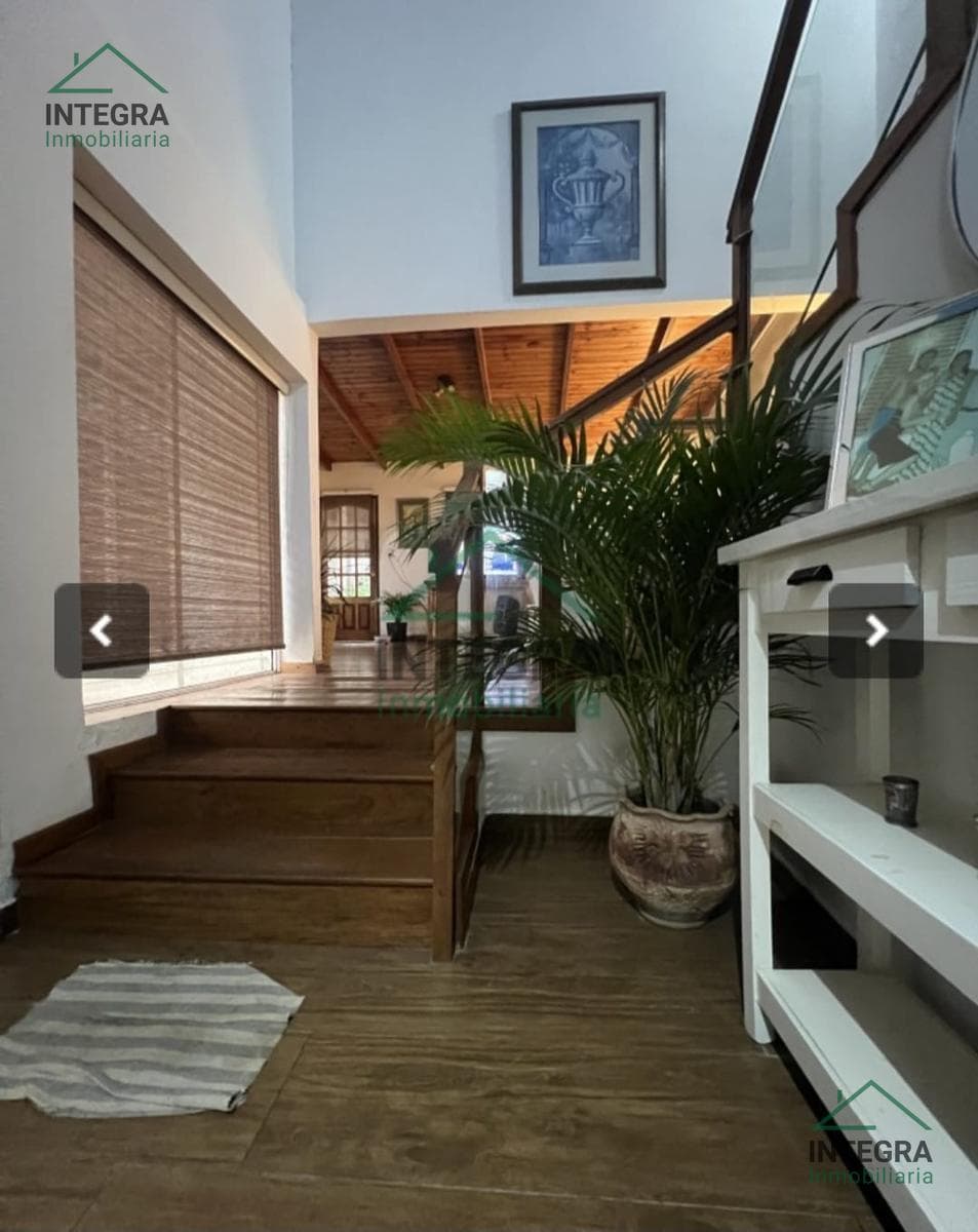 House, Office, and Pool for Sale in Posadas