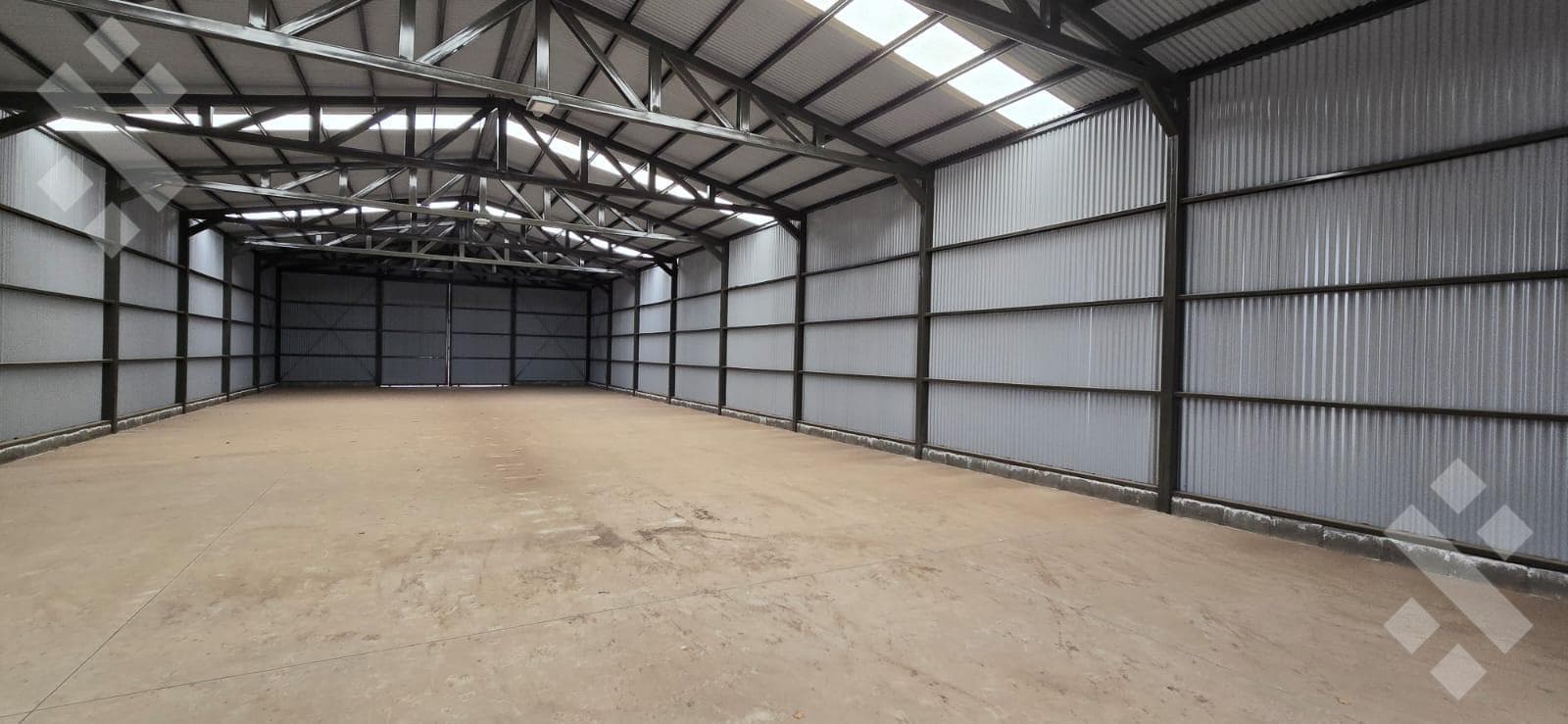 420 m² Warehouse for Rent - On Trenque Lauquen Street - Neuquén City