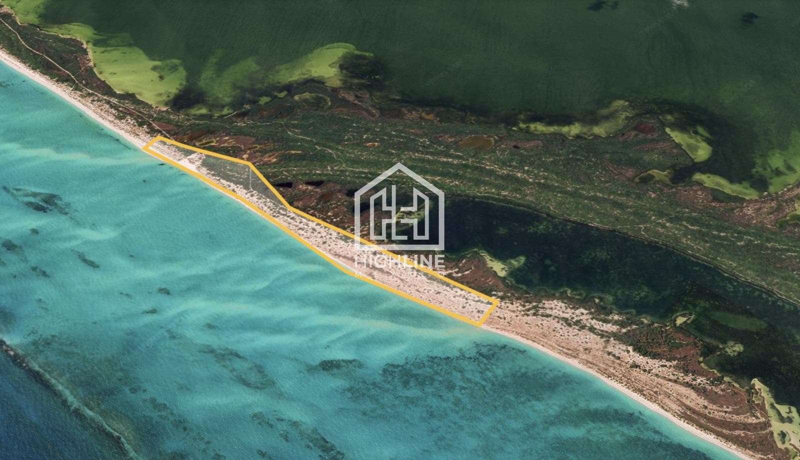 Oceanfront property on Isla Blanca in Cancún: 46 hectares facing a lagoon and a private beach
