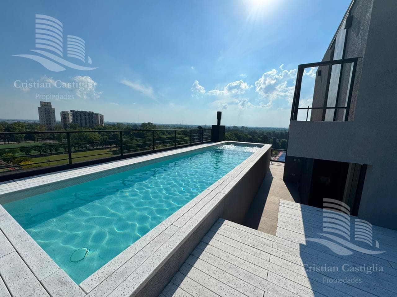 Studio Apartment with Parking Space and Balcony in Downtown Tigre