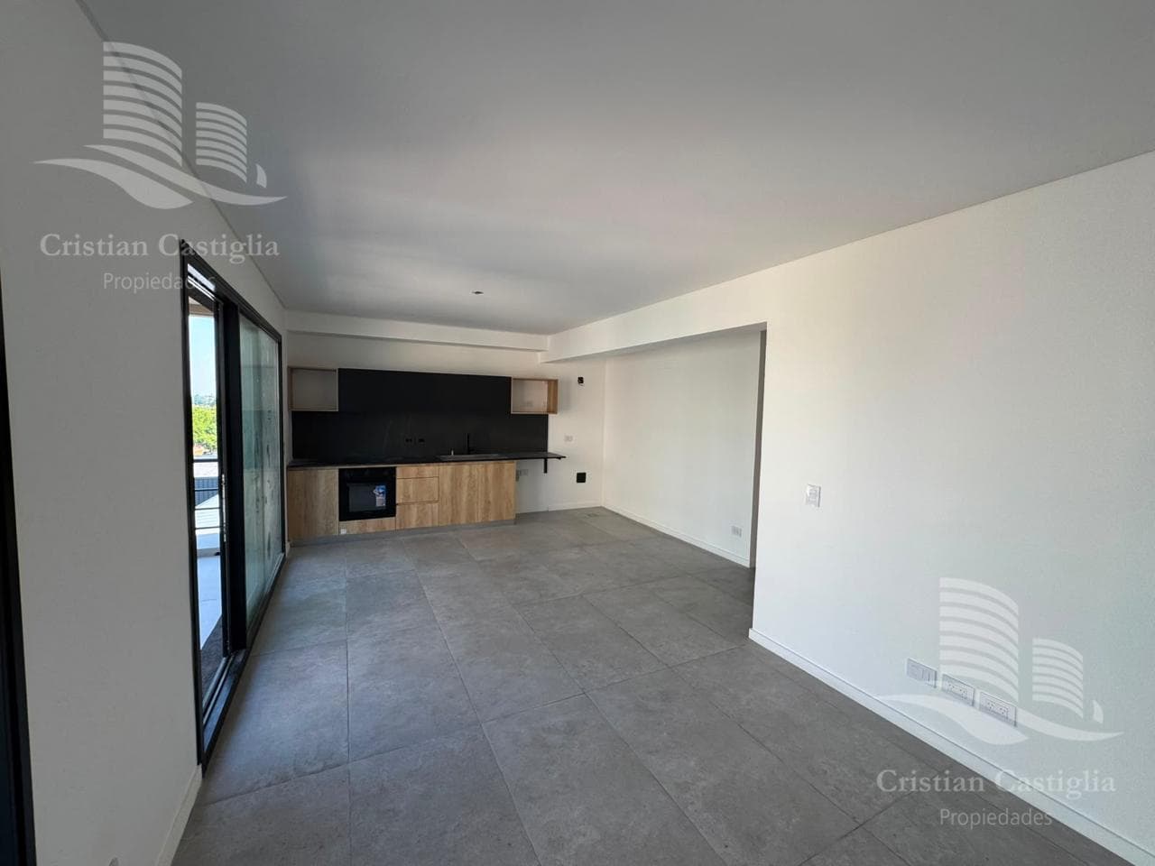 Studio Apartment with Parking Space and Balcony in Downtown Tigre