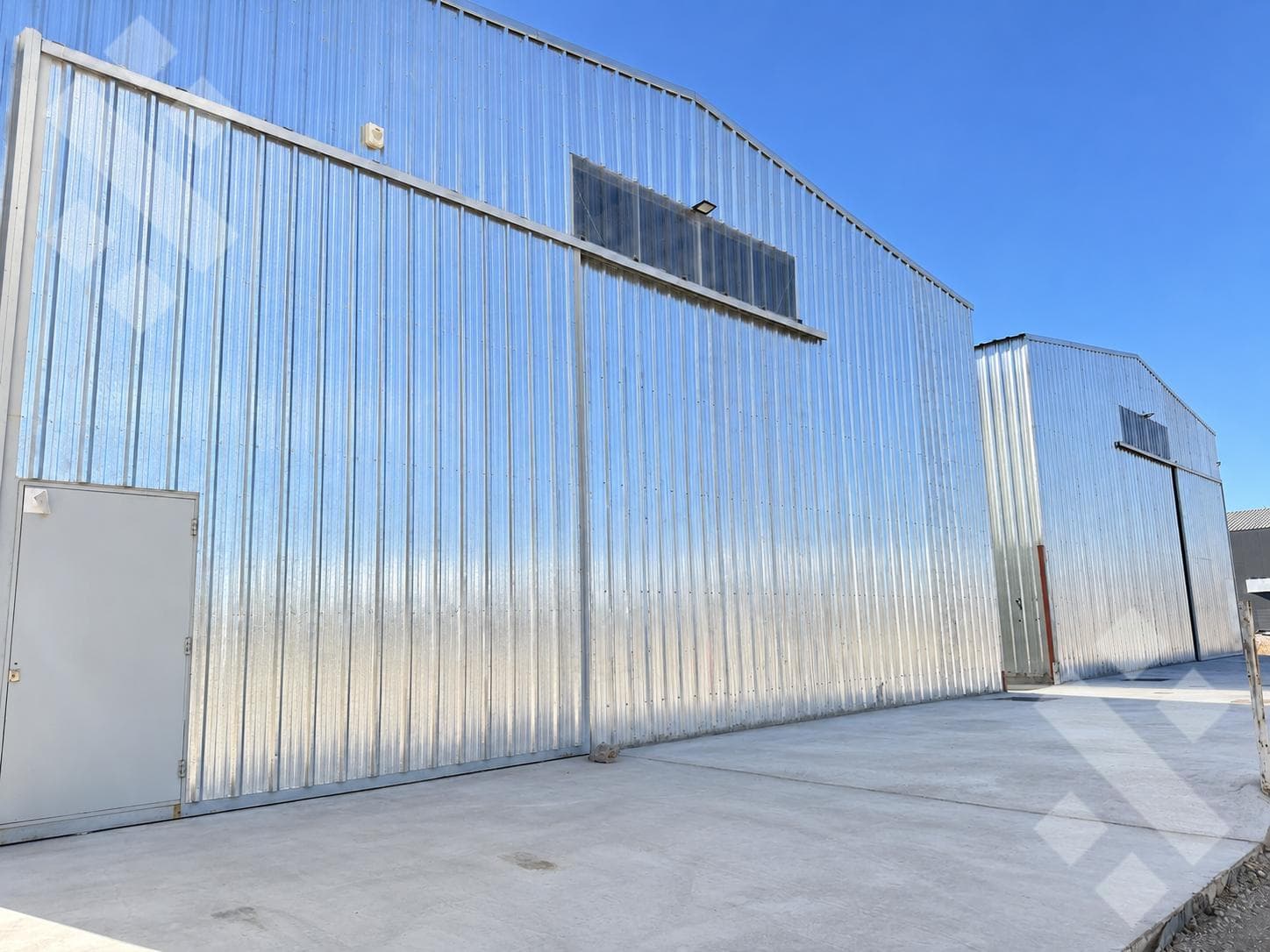 350-square-meter warehouse for RENT in the Cipolletti Industrial Park