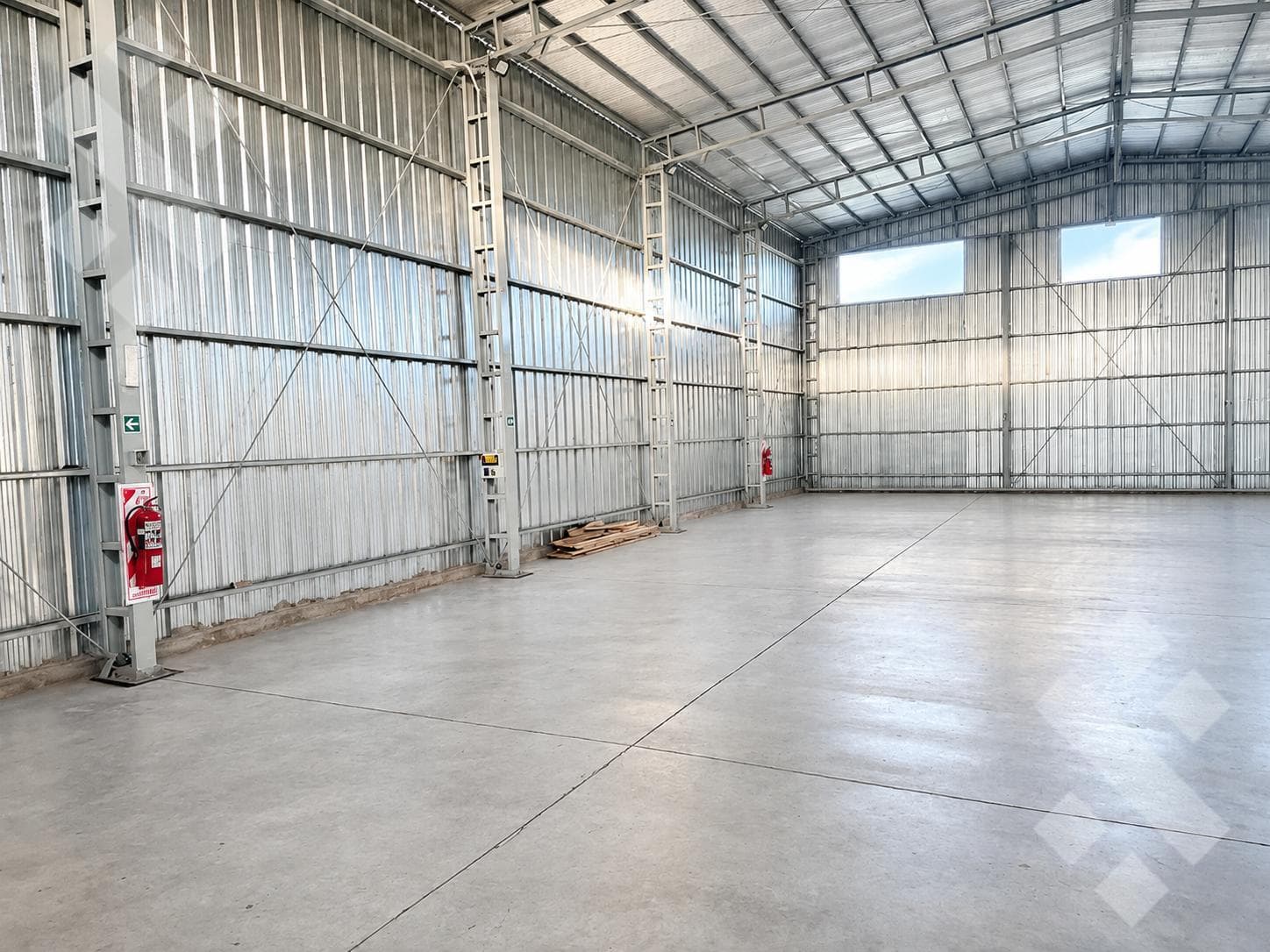 350-square-meter warehouse for RENT in the Cipolletti Industrial Park