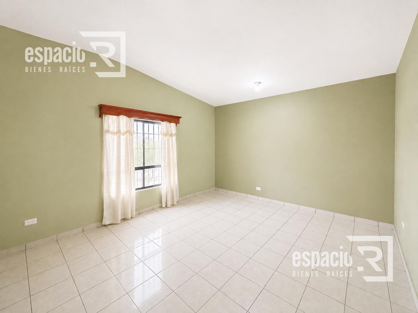 HOUSE FOR SALE NEAR CBTIS 122