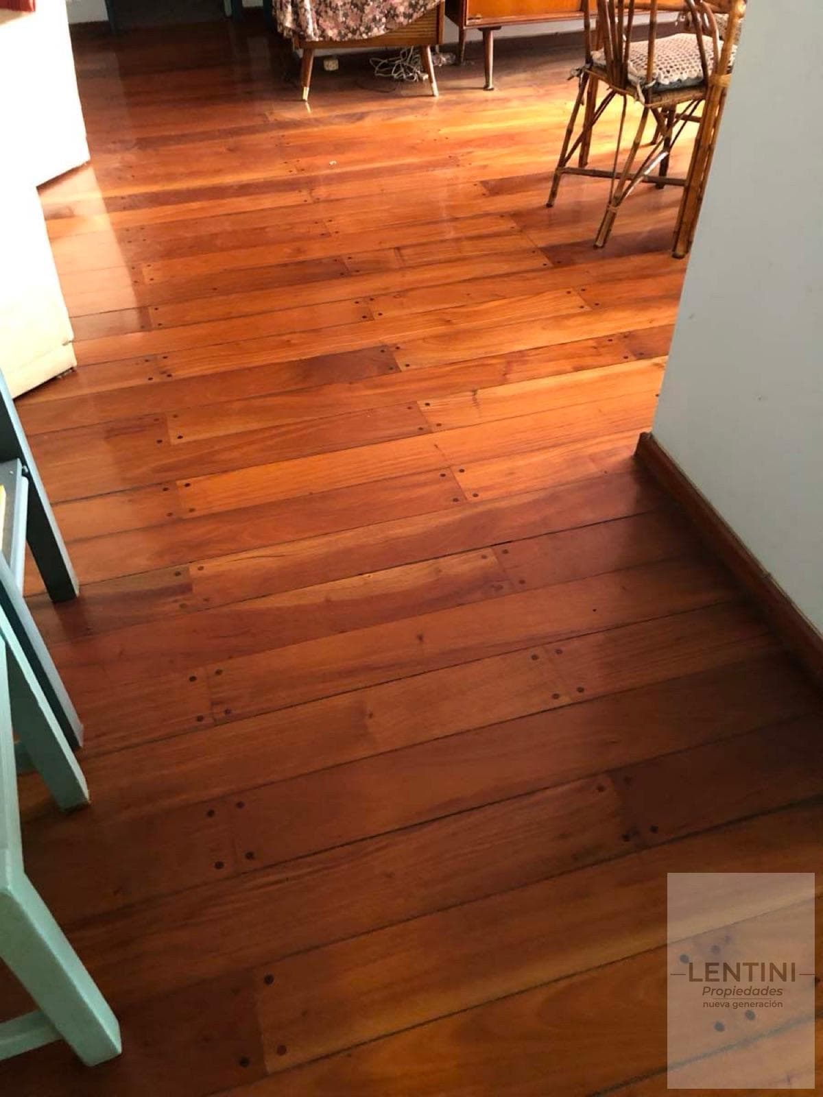4-room apartment for sale, with a front balcony and a garden in UC