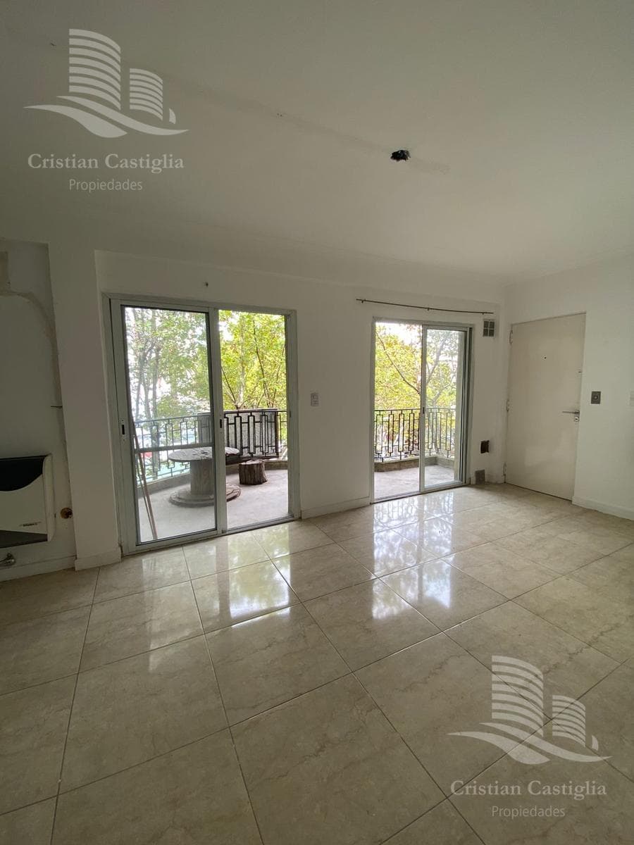 3-Room Apartment with Front-Facing Balcony for Rent - San Fernando