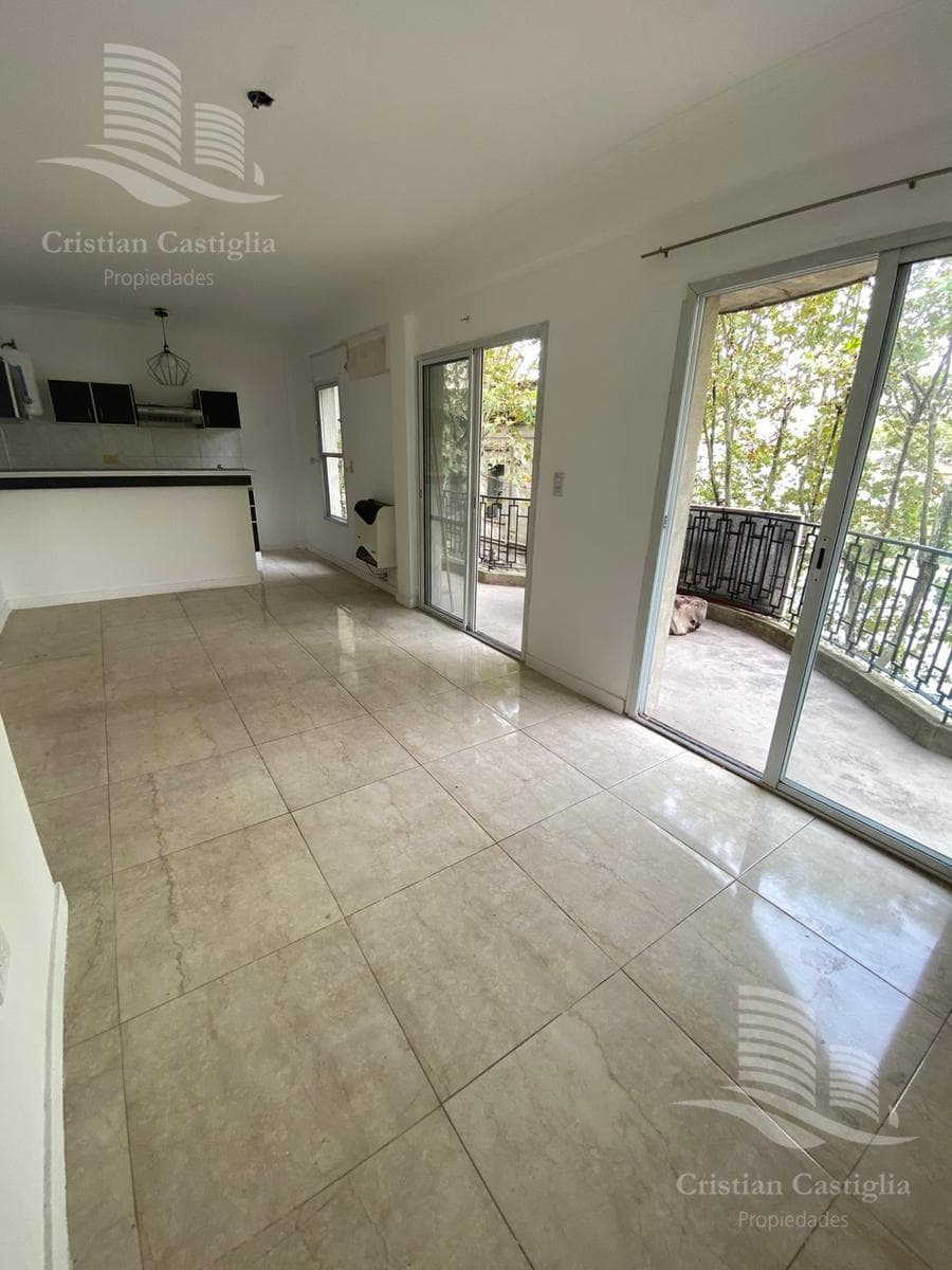 3-Room Apartment with Front-Facing Balcony for Rent - San Fernando