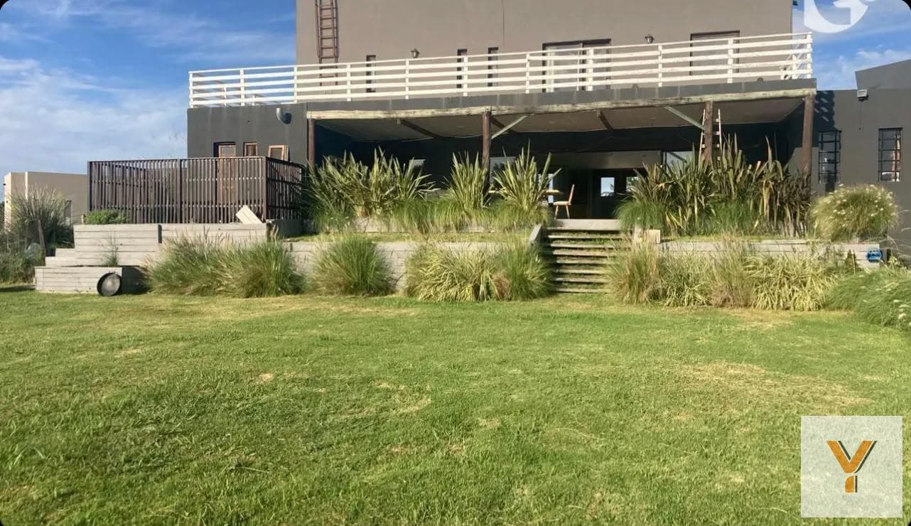 House for Sale - 5 Bedrooms, 3 Bathrooms - 292 m² - Escobar - Barrio Nautico Cube